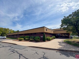 Plus de détails pour 15 Palomba Dr, Enfield, CT - Bureau à vendre