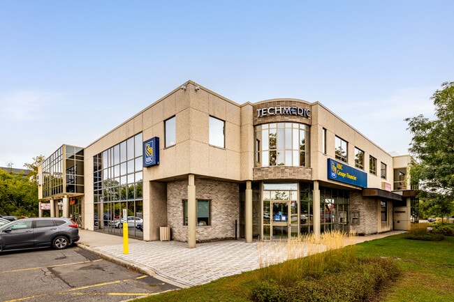 Plus de détails pour 10 Boul De La Seigneurie E, Blainville, QC - Commerce de détail à vendre