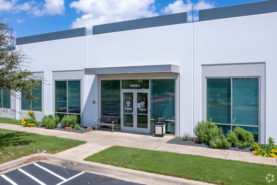 11200 Lakeline Blvd, Austin, TX for lease - Building Photo - Image 3 of 8