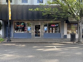 421 NE 3rd St, Mcminnville, OR for lease Building Photo- Image 1 of 3