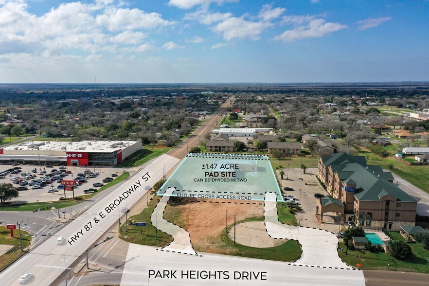 E Broadway St, Cuero, TX for sale - Building Photo - Image 3 of 7