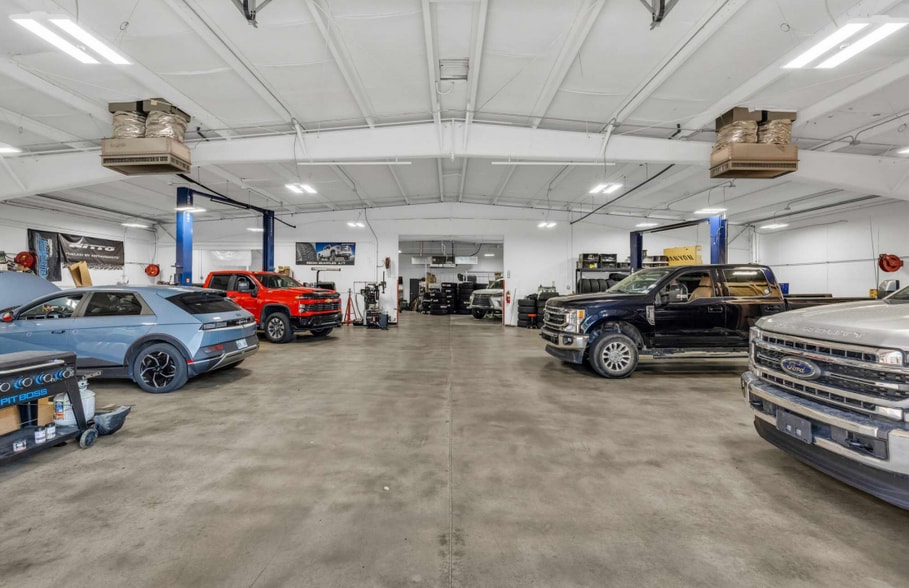 7656 E 46th St, Tulsa, OK for sale - Interior Photo - Image 3 of 4