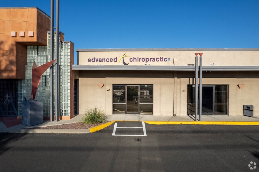 1605 N Wilmot Rd, Tucson, AZ à louer - Photo du bâtiment - Image 2 de 18