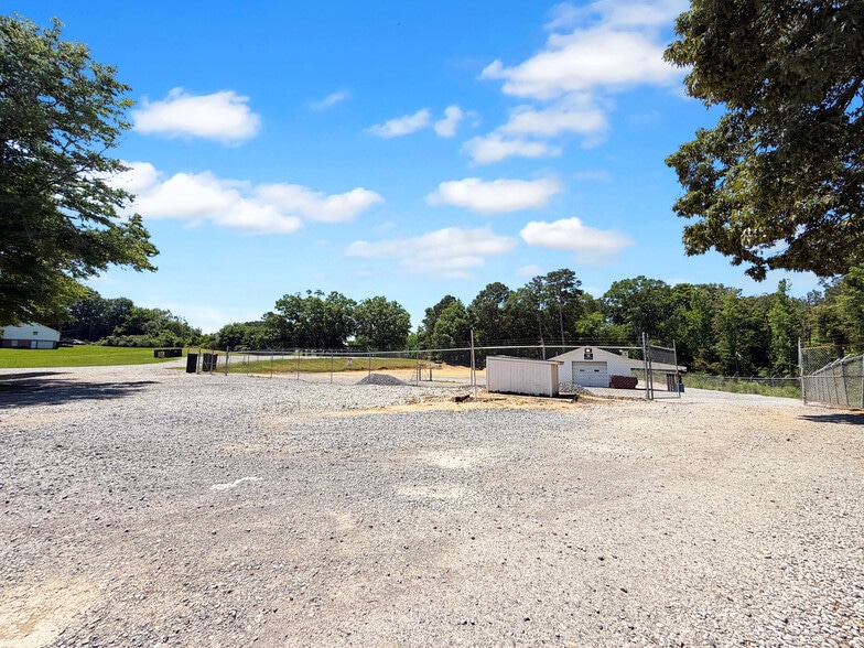 1155 Union Chapel Rd E, Northport, AL for lease - Building Photo - Image 3 of 9