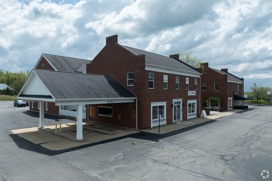 215 W Garfield Rd, Aurora, OH for lease - Building Photo - Image 2 of 5