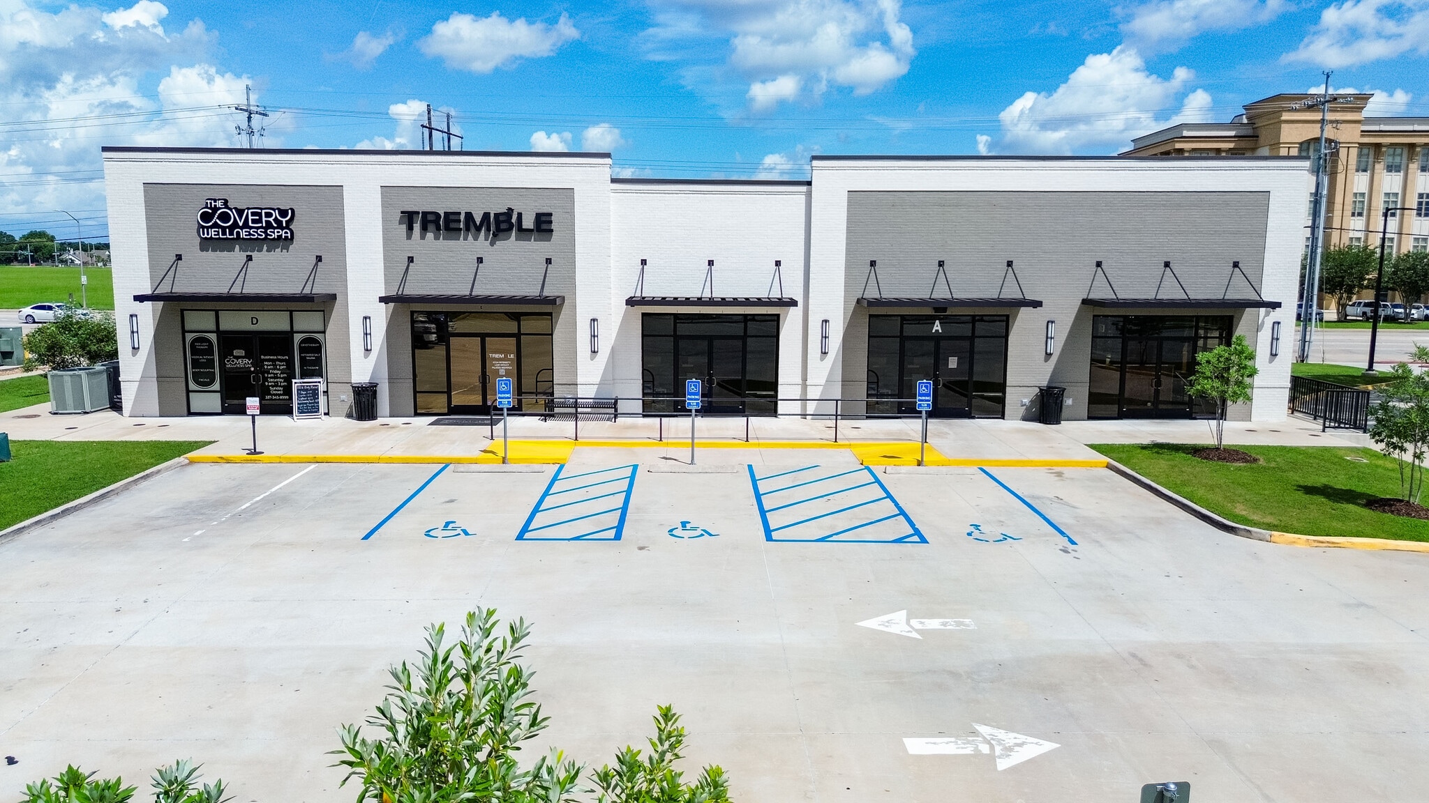 2011 Kaliste Saloom Rd, Lafayette, LA for lease Interior Photo- Image 1 of 5