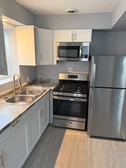 1056 5th Ave SE, Cedar Rapids, IA à vendre - Photo principale - Image 1 de 4