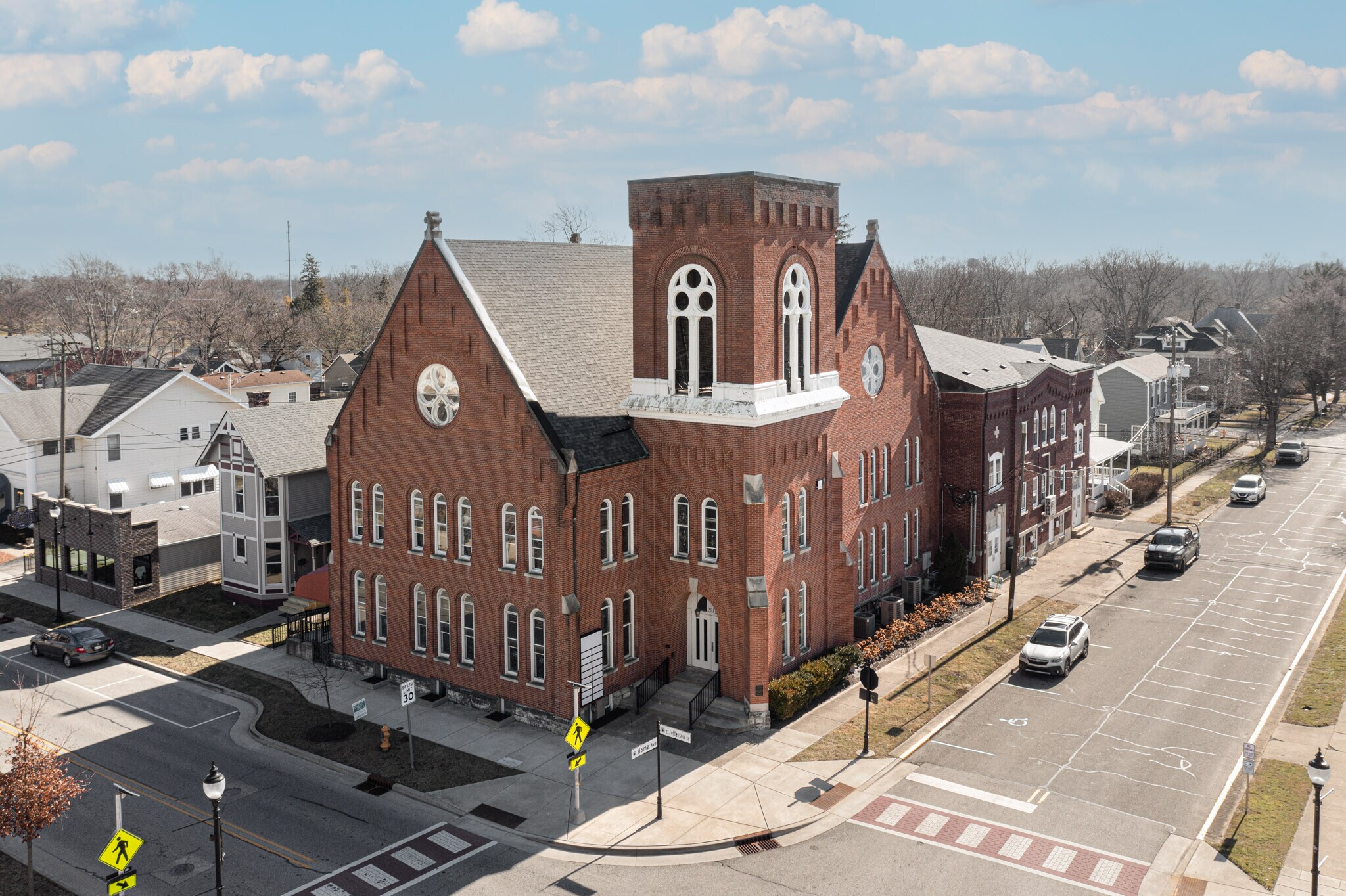 201 E Jefferson St, Franklin, IN à louer Photo du bâtiment- Image 1 de 14