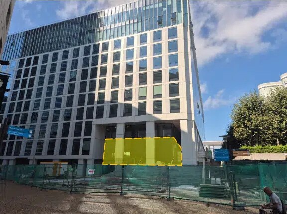 Commerce de détail dans Puteaux à louer - Photo du bâtiment - Image 2 de 10