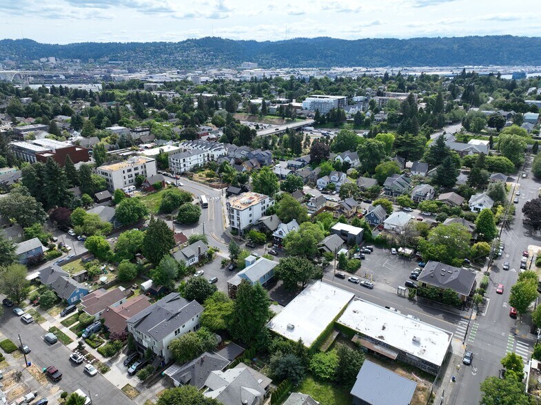 4616 N Albina Ave, Portland, OR à vendre - Photo du bâtiment - Image 3 de 12