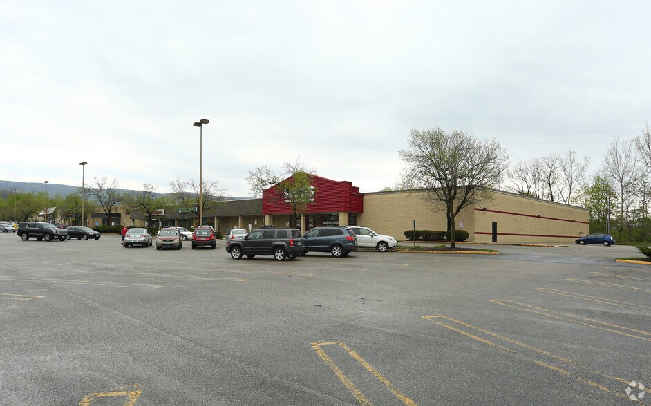 3 Kocher Dr, Bennington, VT à louer - Photo du bâtiment - Image 1 de 1