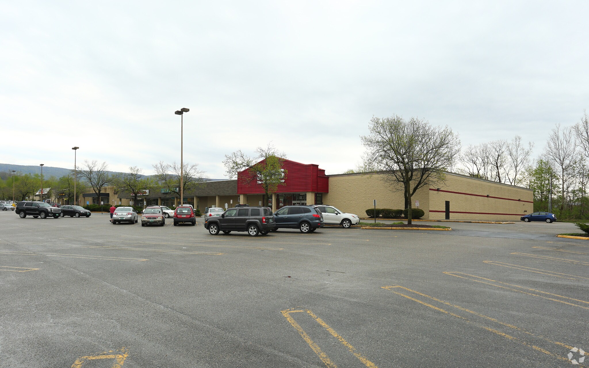 3 Kocher Dr, Bennington, VT à louer Photo du bâtiment- Image 1 de 2