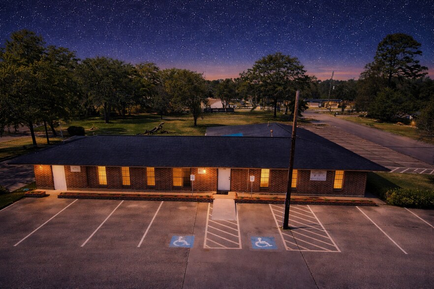 6711 Bayway Dr, Baytown, TX à vendre - Photo du bâtiment - Image 2 de 28