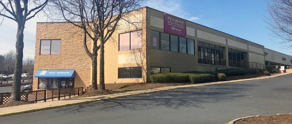 364-398 Hillsdale Dr, Charlottesville, VA à louer - Photo du bâtiment - Image 3 de 5