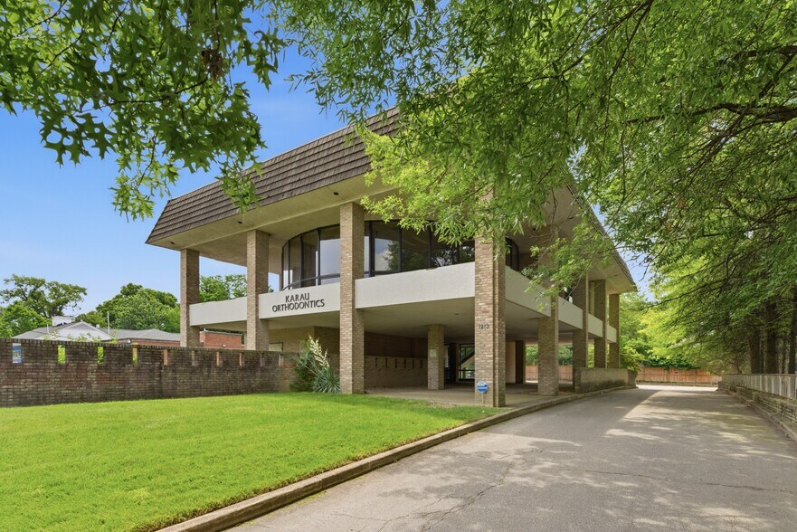 1213 Belle Haven Rd, Alexandria, VA à vendre - Photo du bâtiment - Image 1 de 9