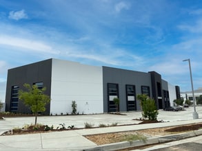 29124 Ave Penn, Valencia, CA for lease Building Photo- Image 2 of 10