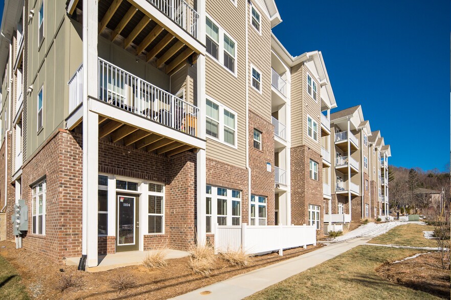 155 & 221 Robinson Way, Boone, NC for lease - Building Photo - Image 3 of 14