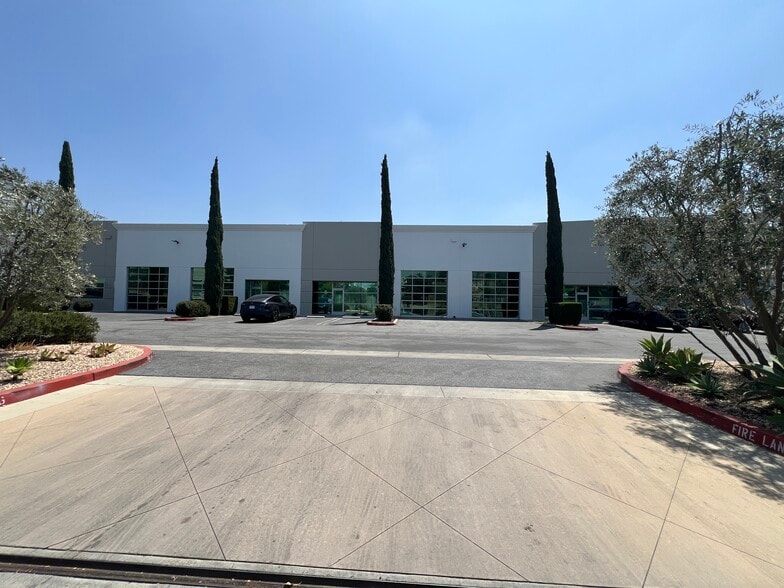 7500-7536 Tyrone Ave, Van Nuys, CA for sale - Building Photo - Image 2 of 7