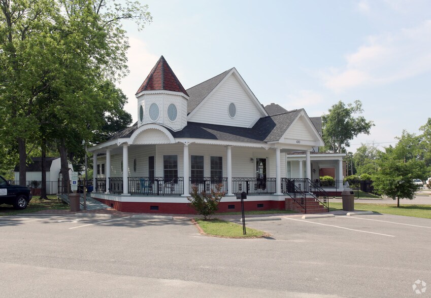 430 S Main St, Laurinburg, NC for sale - Primary Photo - Image 1 of 2