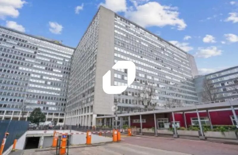 Office in Clichy for sale Building Photo- Image 1 of 12