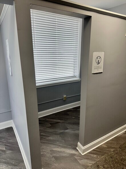 401 Depot St NW, Christiansburg, VA à vendre - Photo du bâtiment - Image 2 de 12