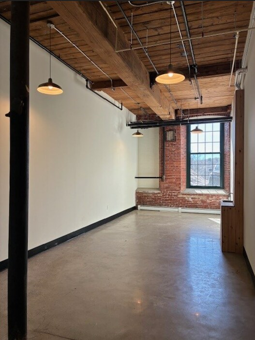 120 Main St, Saco, ME for lease Interior Photo- Image 1 of 3