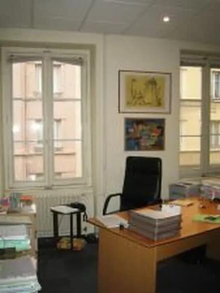 Office in Lyon for lease - Interior Photo - Image 2 of 5