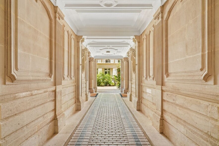 31 Boulevard Malesherbes, Paris à vendre - Photo du bâtiment - Image 2 de 9