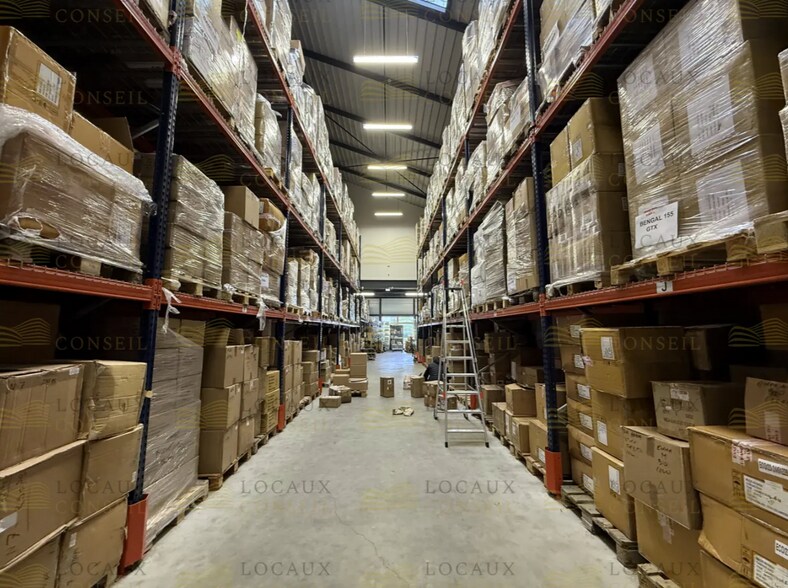 Local d'activités dans Cormeilles-en-Parisis à vendre - Photo intérieure - Image 2 de 8