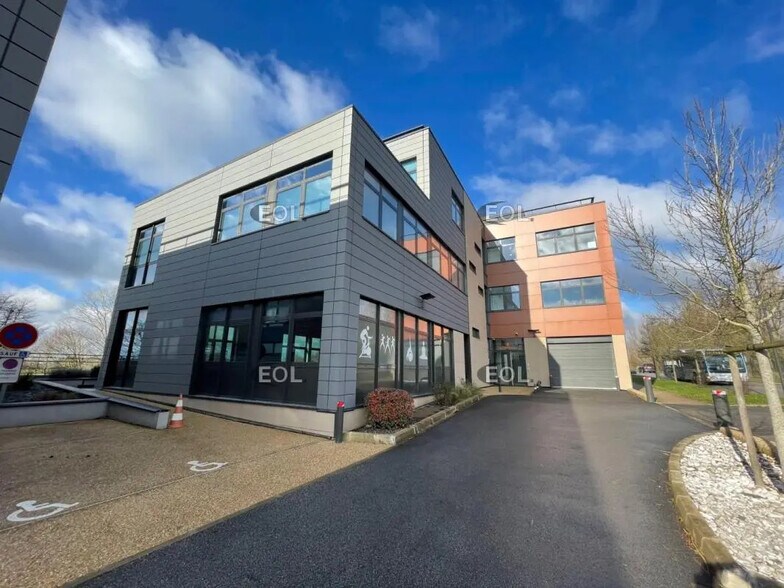 Flex dans Noisy-le-Roi à louer - Photo du bâtiment - Image 1 de 7