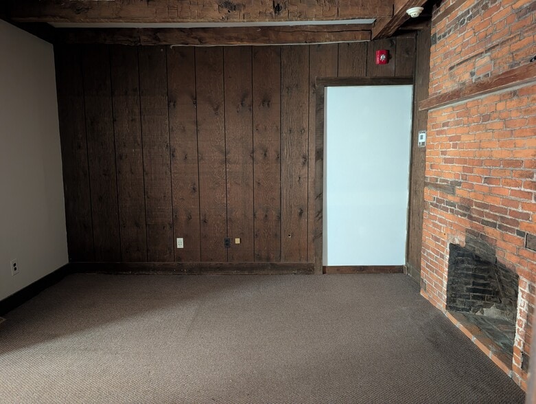 368 Derby Ave, Derby, CT for lease - Building Photo - Image 3 of 7