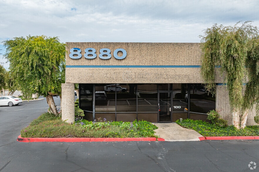 8880 Benson Ave, Montclair, CA for lease - Building Photo - Image 3 of 4
