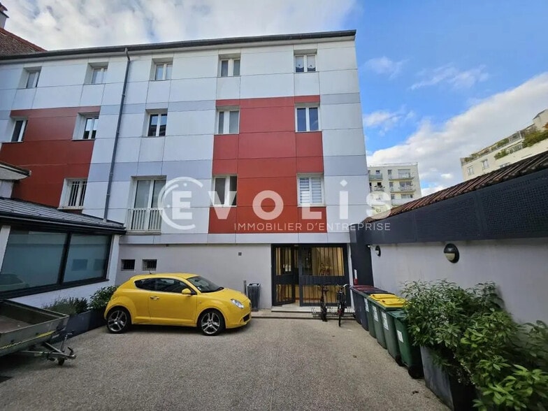 Office in Montrouge for lease - Building Photo - Image 1 of 9