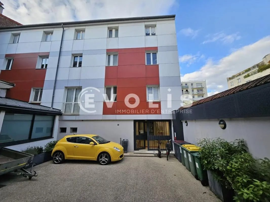 Office in Montrouge for lease Building Photo- Image 1 of 10