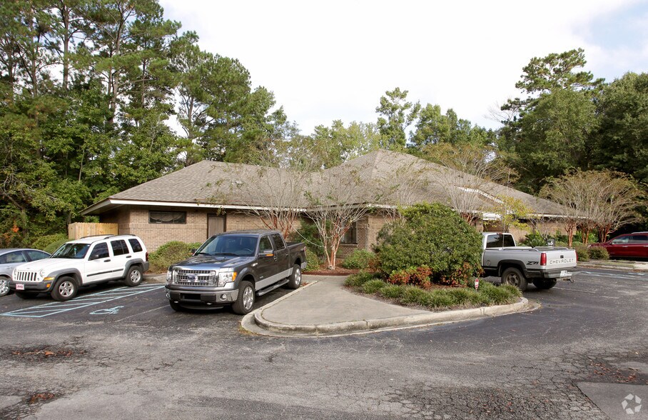 118 Springhall Dr, Goose Creek, SC for lease - Primary Photo - Image 2 of 12