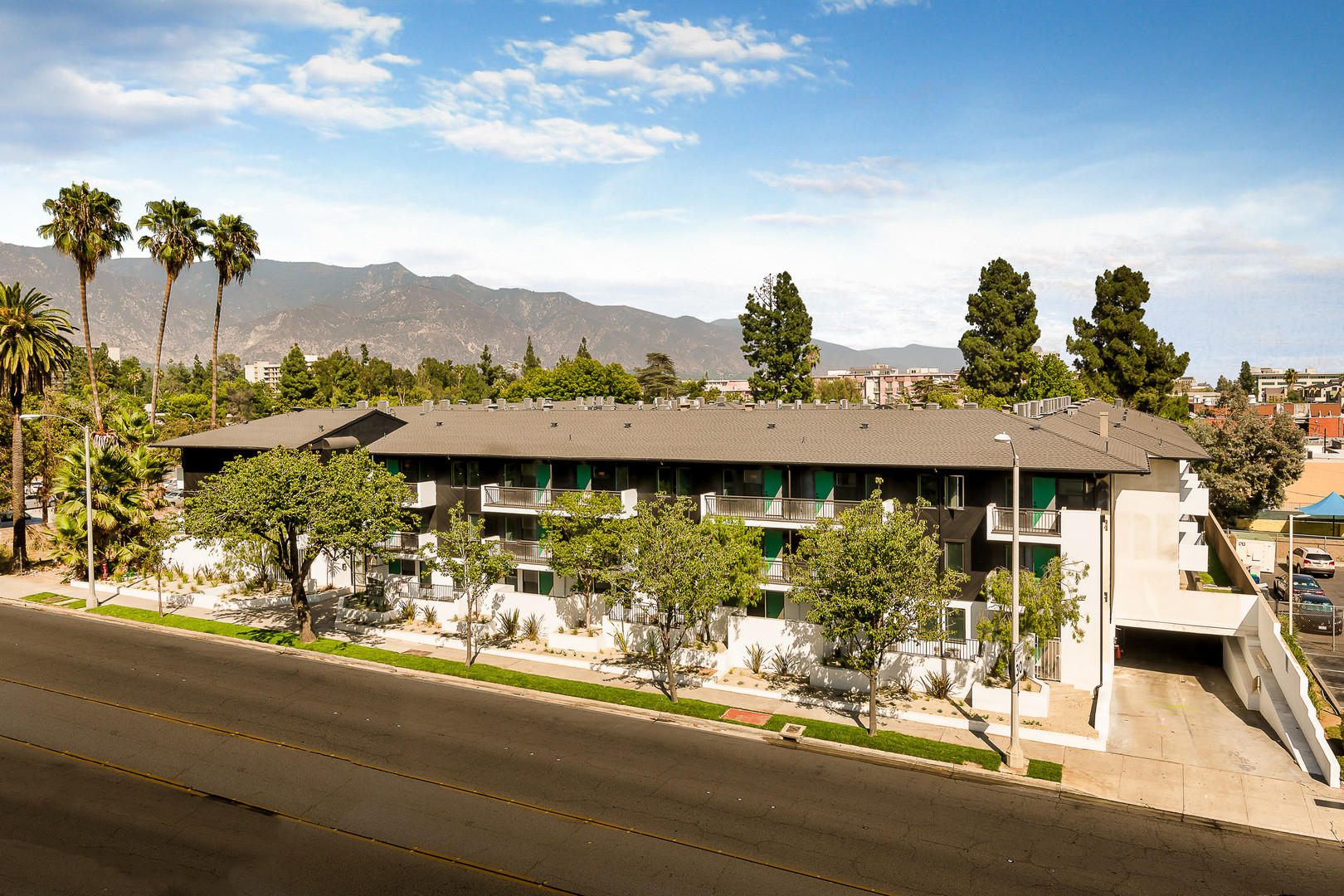 262 N Los Robles Ave, Pasadena, CA for sale Primary Photo- Image 1 of 1