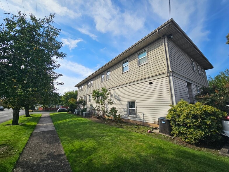 945 Columbia St NE, Salem, OR for sale - Building Photo - Image 3 of 10