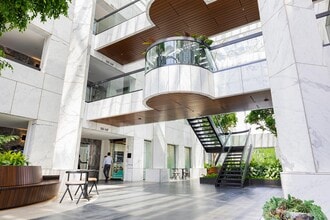 5000 Plaza On The Lake Dr, Austin, TX for lease Interior Photo- Image 1 of 11