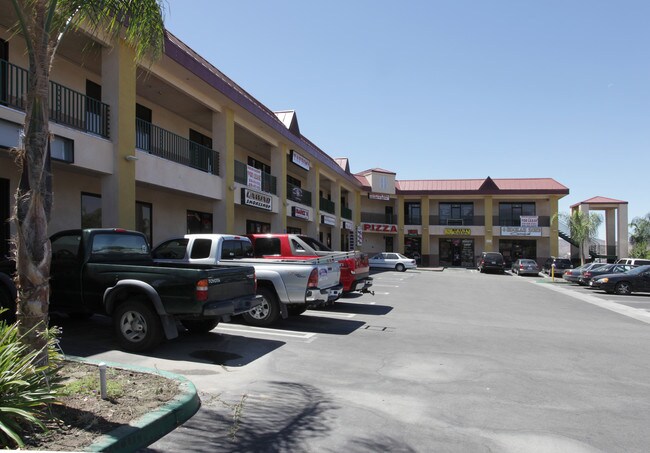 Plus de détails pour 500 S State St, San Jacinto, CA - Commerce de détail à louer