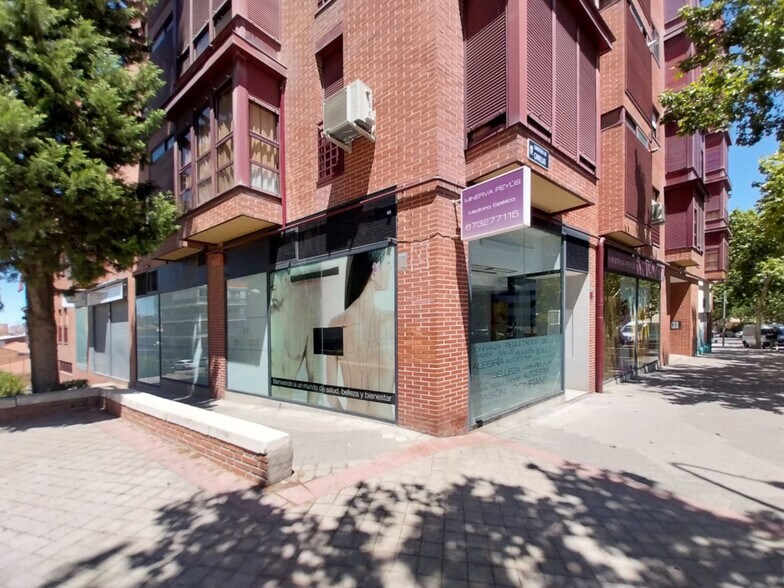 Retail in Madrid, Madrid for lease - Building Photo - Image 1 of 12