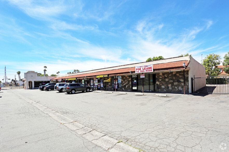2625-2641 W Lincoln Ave, Anaheim, CA for lease - Primary Photo - Image 3 of 3