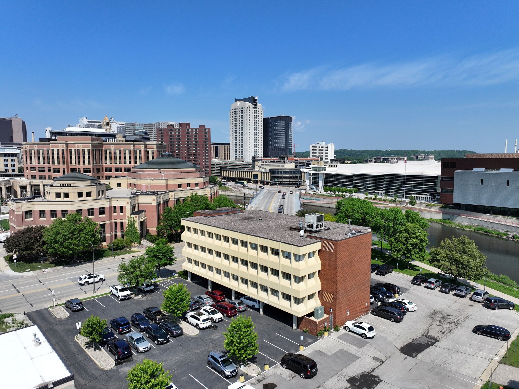 300 3rd Ave SE, Rochester, MN à louer Photo intérieure- Image 1 de 9