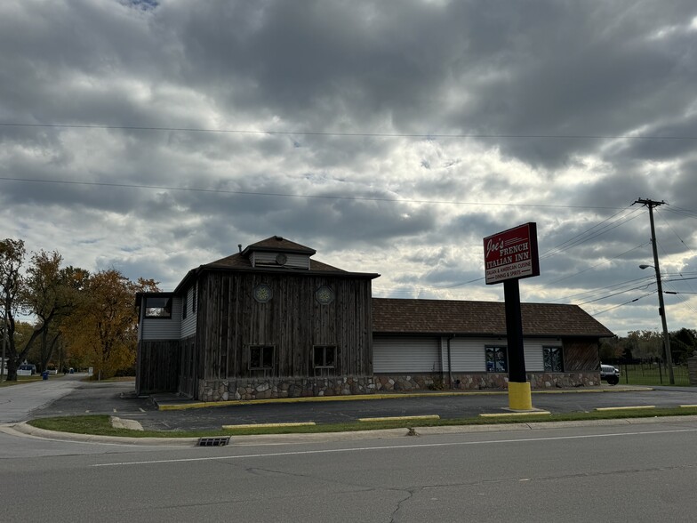 2896 N Dixie Hwy, Monroe, MI for sale - Building Photo - Image 2 of 22