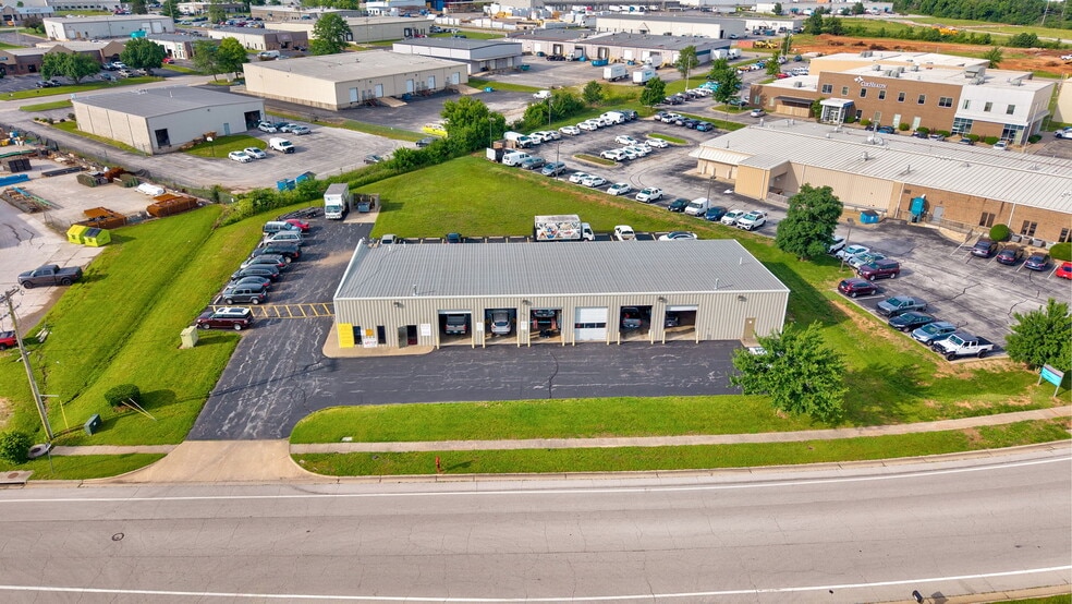 2140 W Sunset St, Springfield, MO à vendre - Photo du bâtiment - Image 3 de 25
