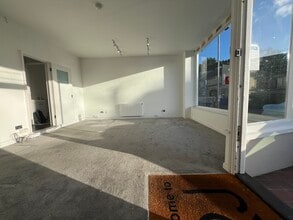 4 Hoestock Rd, Sawbridgeworth for lease Interior Photo- Image 1 of 2