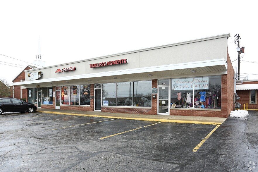 6550-6556 Royalton Rd, North Royalton, OH à louer - Photo du bâtiment - Image 2 de 13
