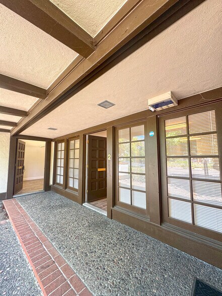 800 Mendocino Ave, Santa Rosa, CA à louer - Photo du bâtiment - Image 2 de 6