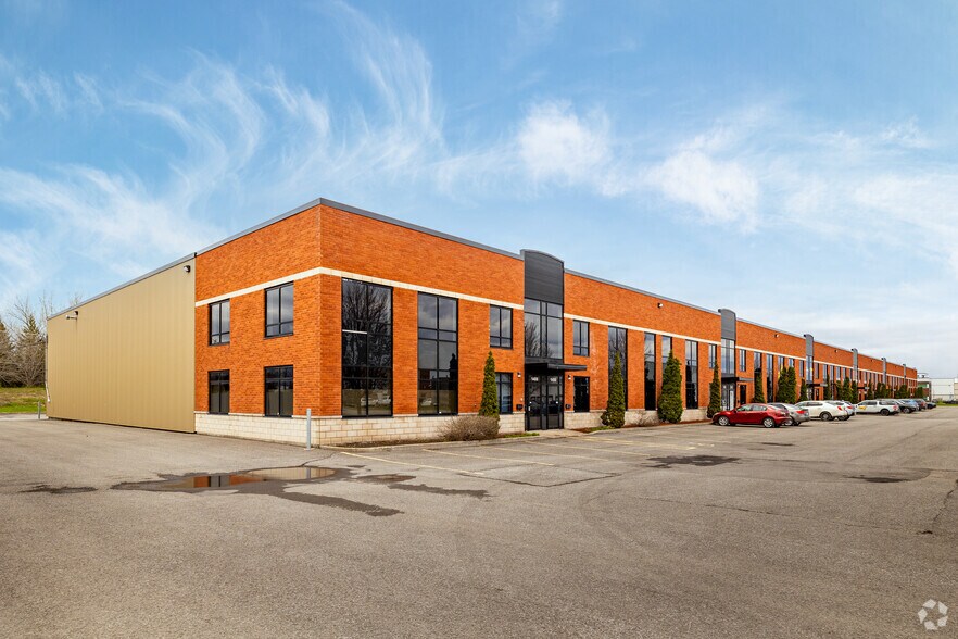 1400-1950 Rue Bernard-Lefebvre, Laval, QC for lease - Building Photo - Image 2 of 9