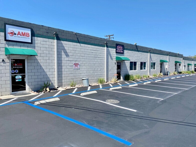 5835-5841 Mission Gorge Rd, San Diego, CA à louer - Photo du bâtiment - Image 2 de 11