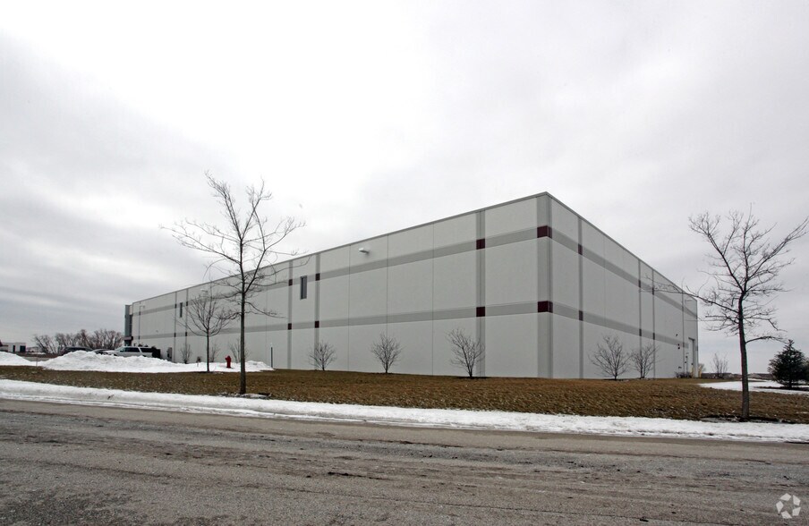 1000 Wesemann Dr, West Dundee, IL à louer - Photo du bâtiment - Image 3 de 4